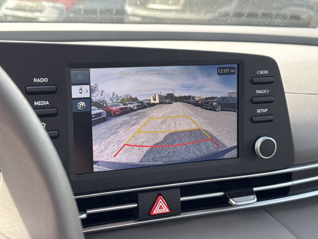 Used 2026 Hyundai Elantra SE FWD image 18