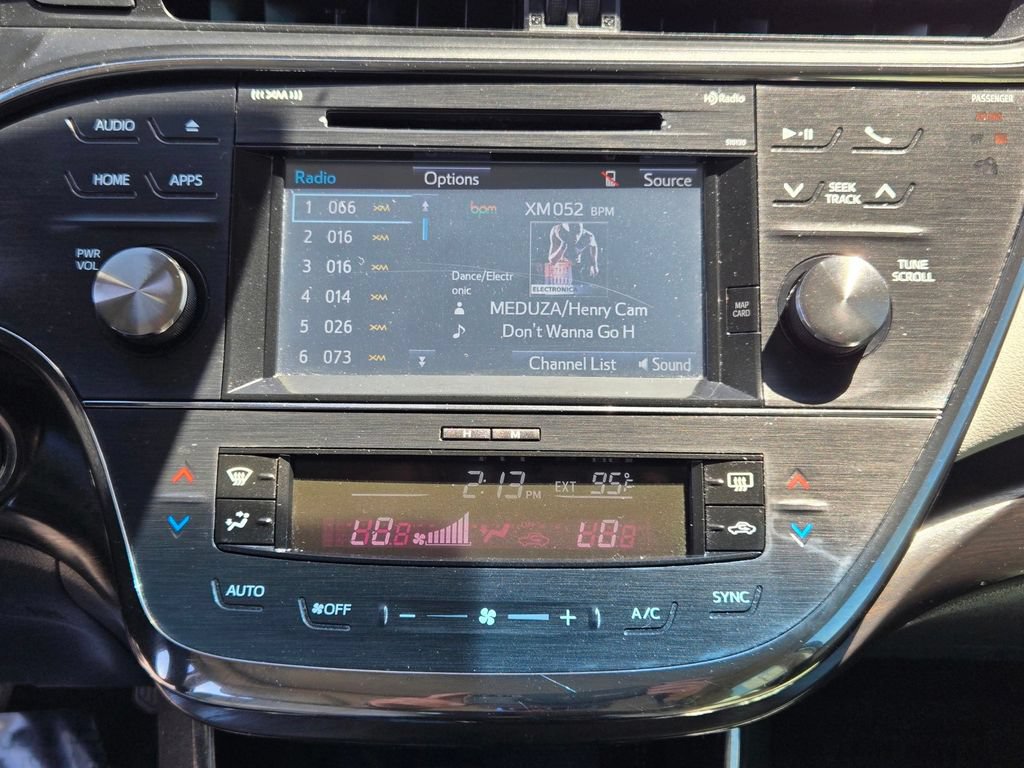 Used 2018 Toyota Avalon XLE Premium FWD image 16