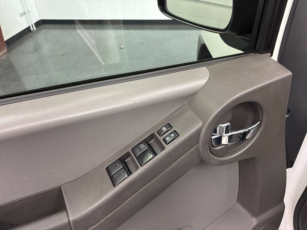 Used 2013 Nissan Xterra 4WD image 10
