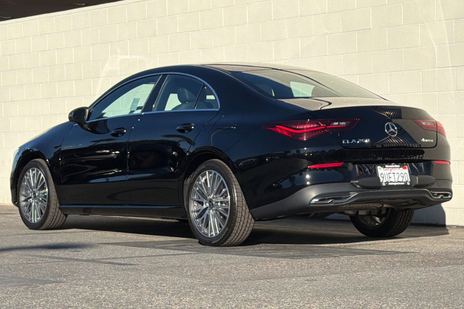 Used 2025 Mercedes-Benz CLA 250 4MATIC image 6