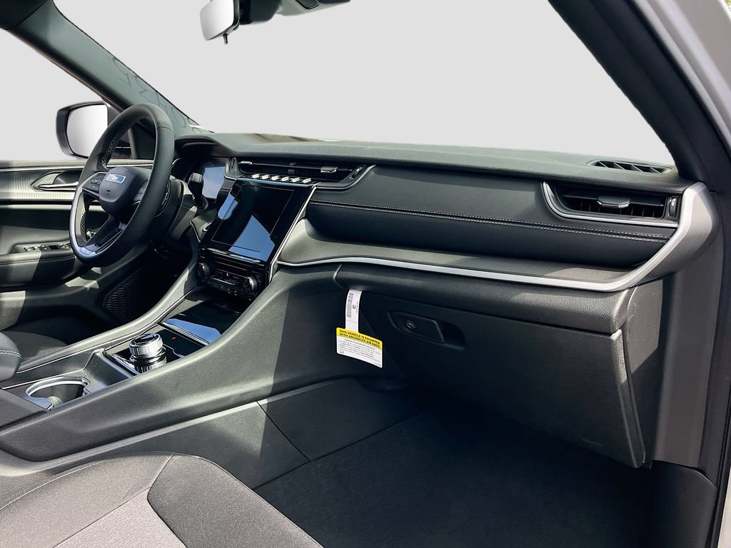 New 2026 Jeep Grand Cherokee Laredo AWD/4WD image 25