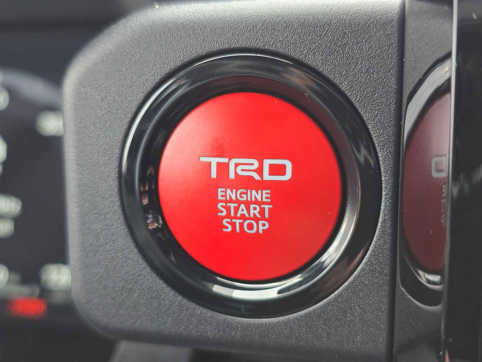 Certified 2025 Toyota 4Runner TRD Off-Road Premium image 35