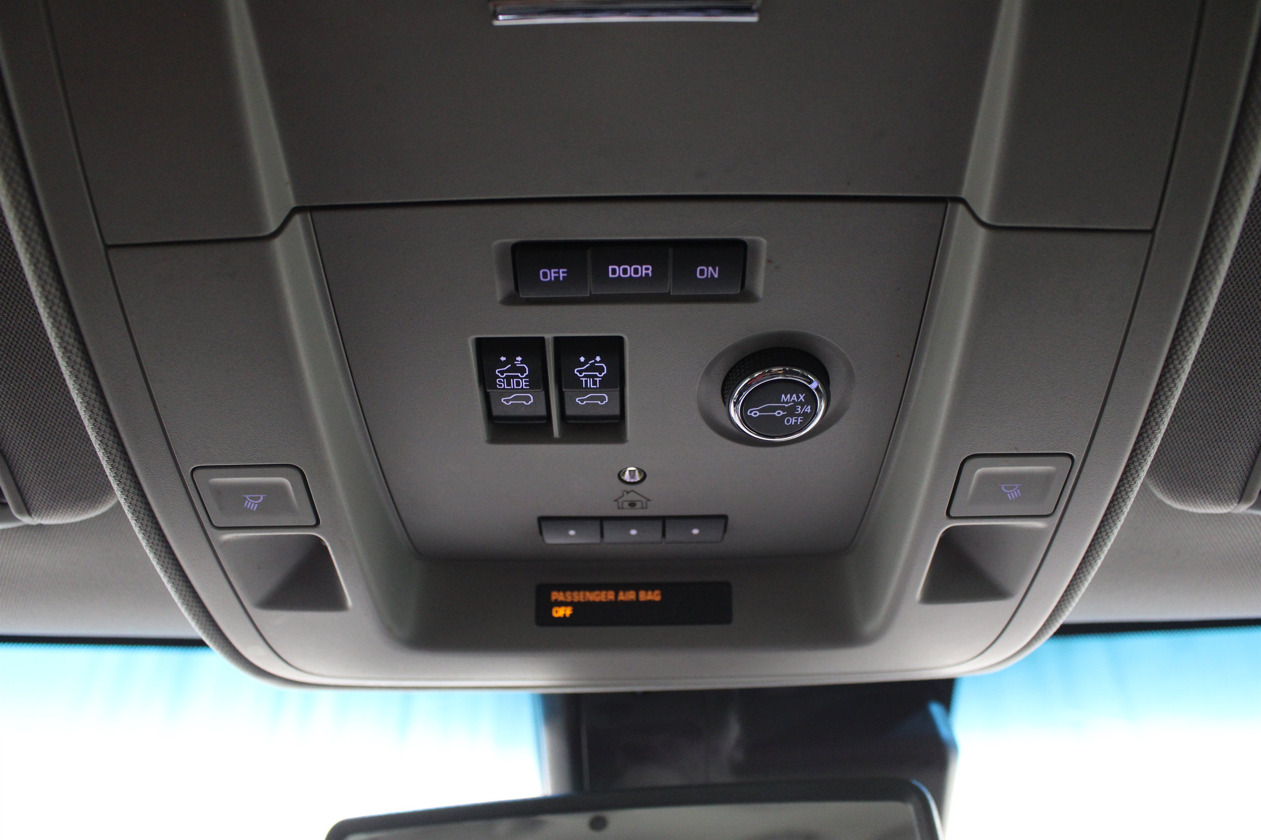 Used 2019 Chevrolet Tahoe LT w/ LT Signature Package AWD/4WD image 17
