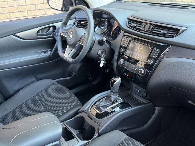 Used 2022 Nissan Rogue Sport S image 9