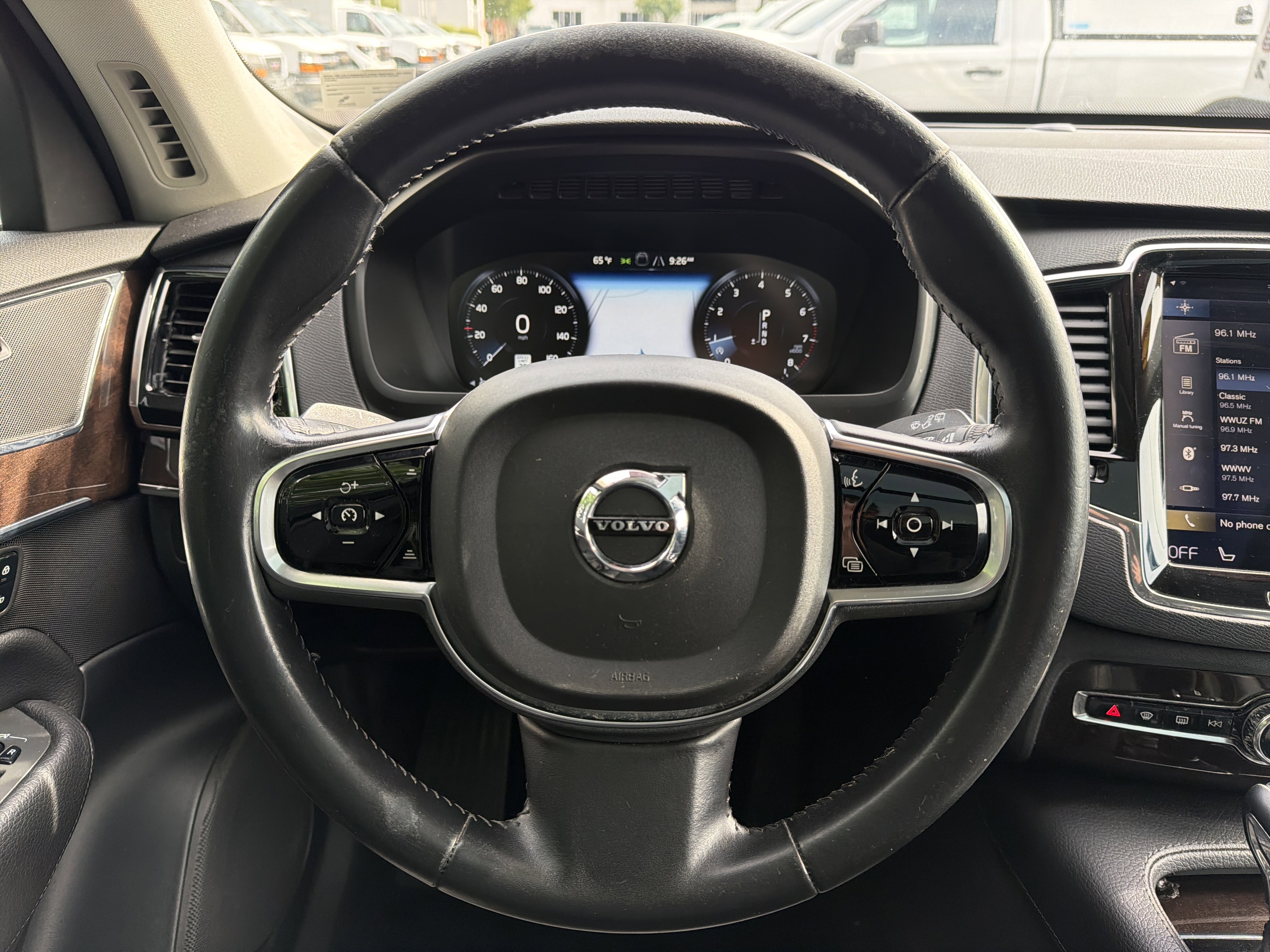 Used 2017 Volvo XC90 T5 Momentum w/ Vision Package image 18
