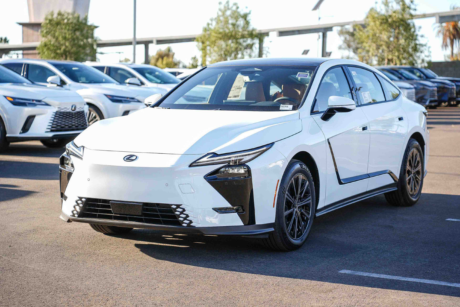 New 2026 Lexus ES 350e w/ Convenience Package FWD image 3