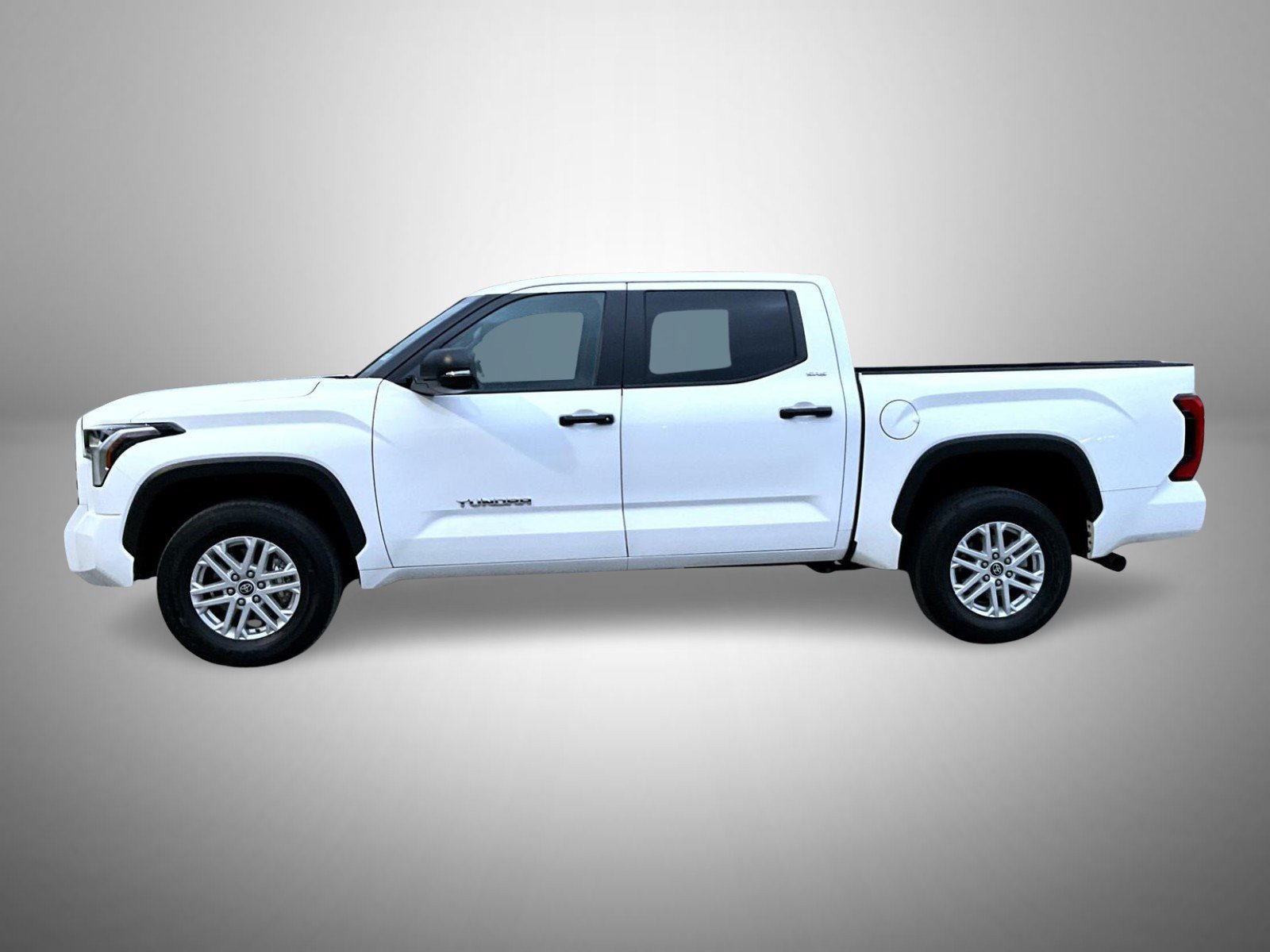 Used 2024 Toyota Tundra SR5 w/ SR5 Convenience Package AWD/4WD image 8