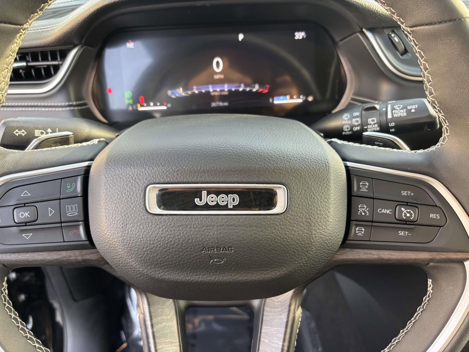 Used 2023 Jeep Grand Cherokee L Limited image 18