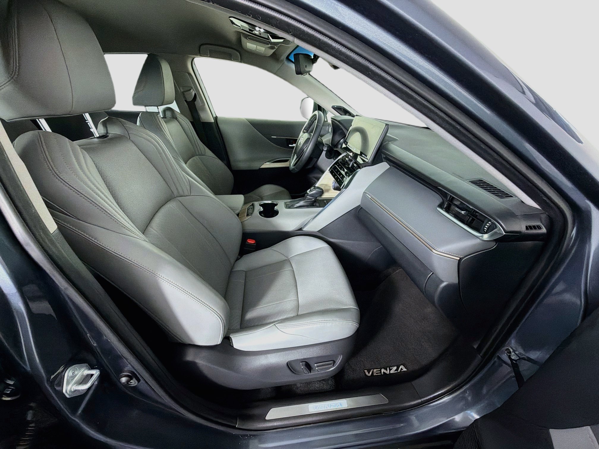 Used 2021 Toyota Venza Limited AWD/4WD image 33