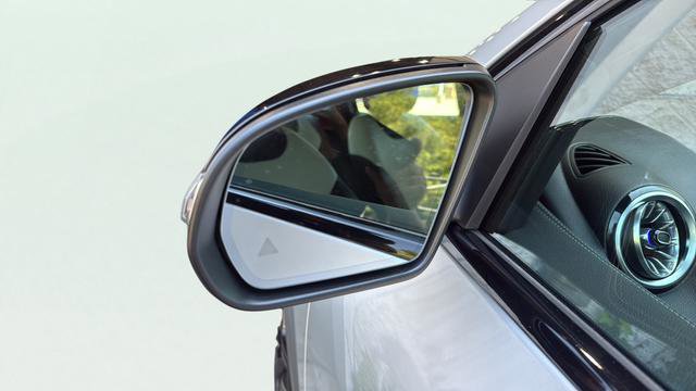 Used 2023 Mercedes-Benz GLA 35 AMG 4MATIC image 32