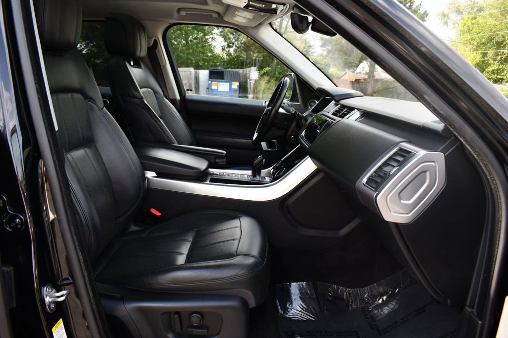 Used 2020 Land Rover Range Rover Sport HSE image 33