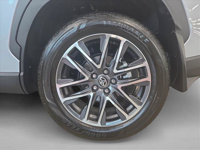 Used 2026 Toyota Corolla Cross XLE w/ Convenience Package FWD image 24