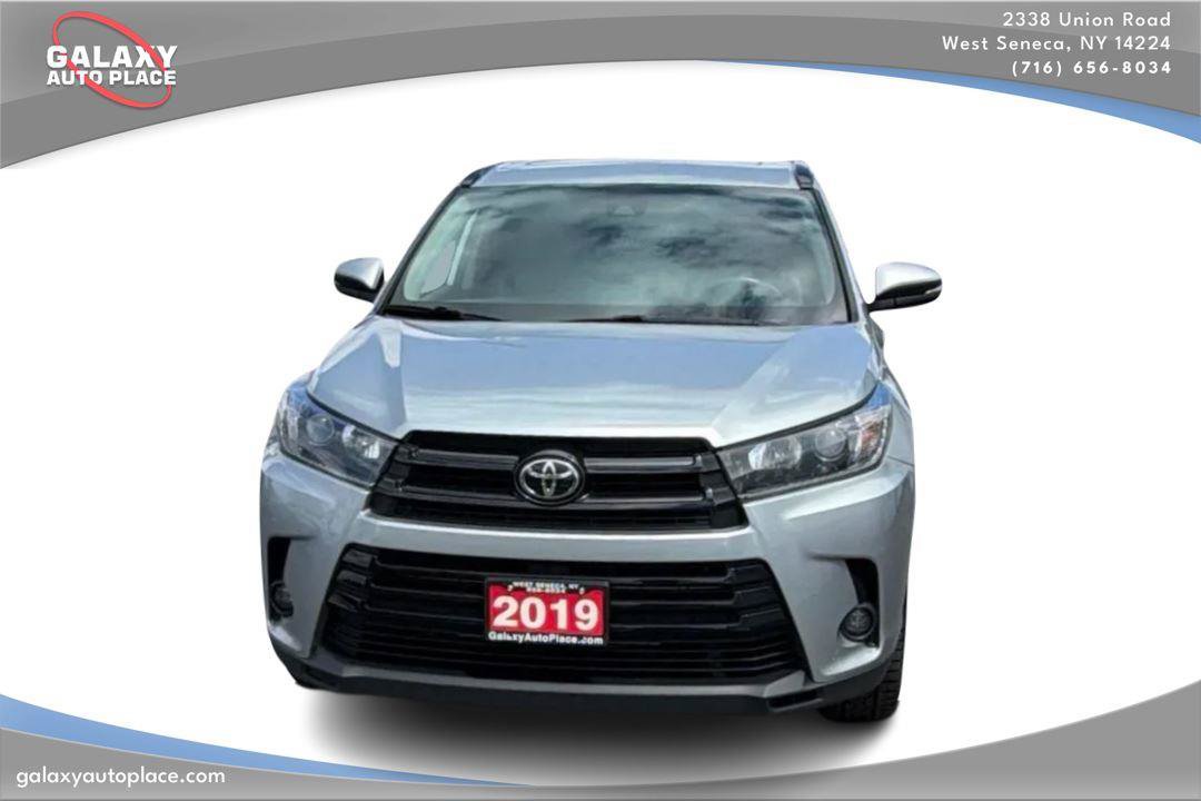 Used 2019 Toyota Highlander SE AWD/4WD image 2