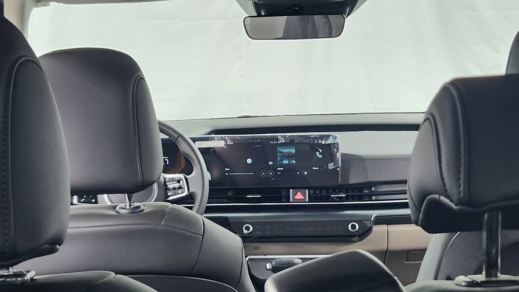 New 2026 Kia Carnival FWD image 20