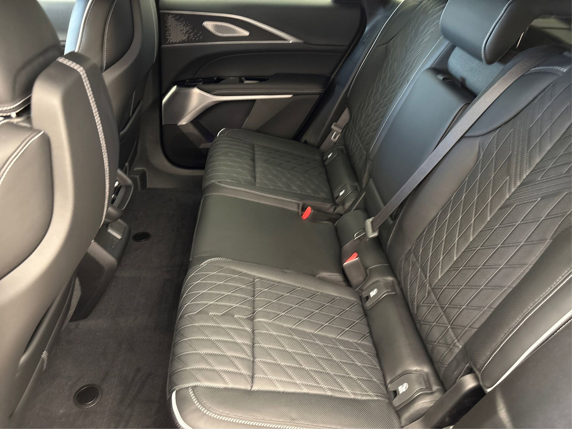 New 2026 Cadillac Lyriq V image 10