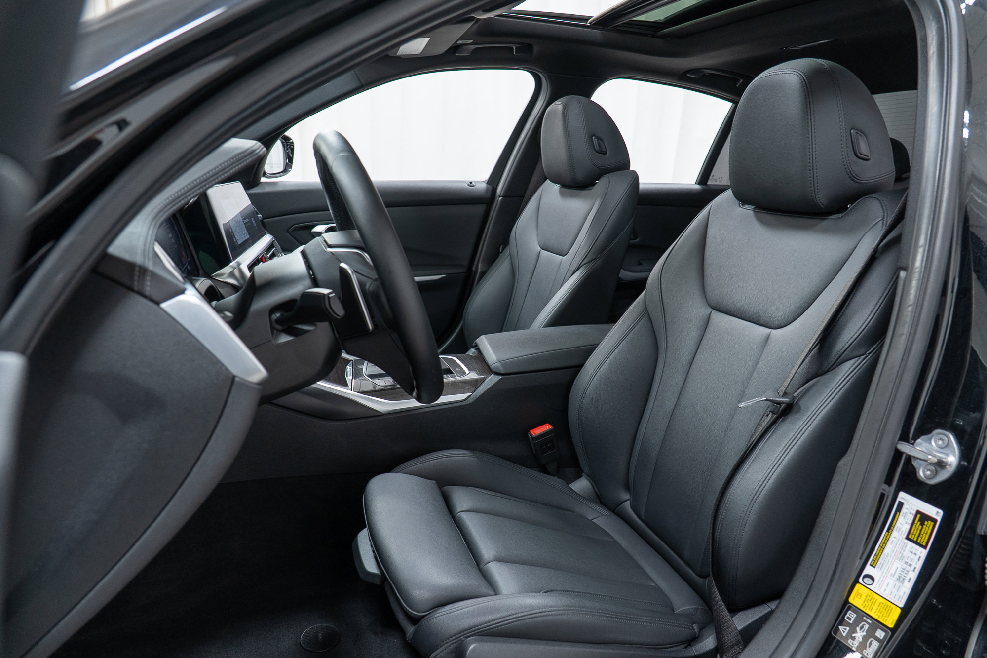 Used 2019 BMW 330i xDrive Sedan w/ Premium Package image 13