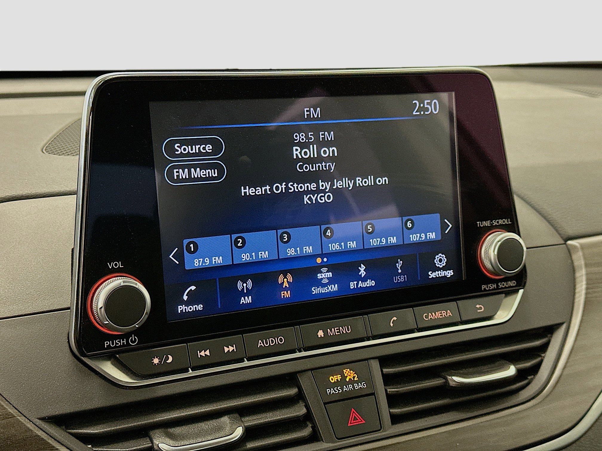 Used 2025 Nissan Altima 2.5 SV image 21