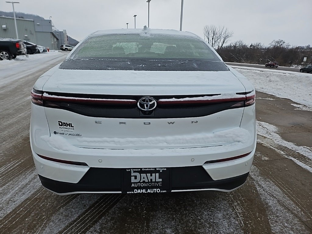 Used 2024 Toyota Crown Limited image 11