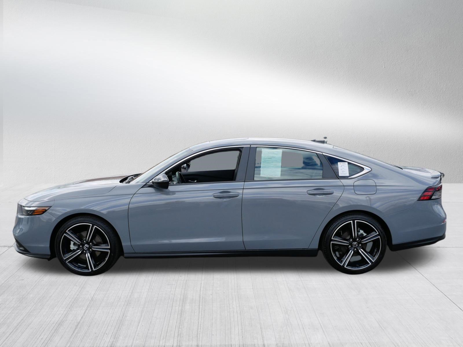 Used 2025 Honda Accord Sport image 4