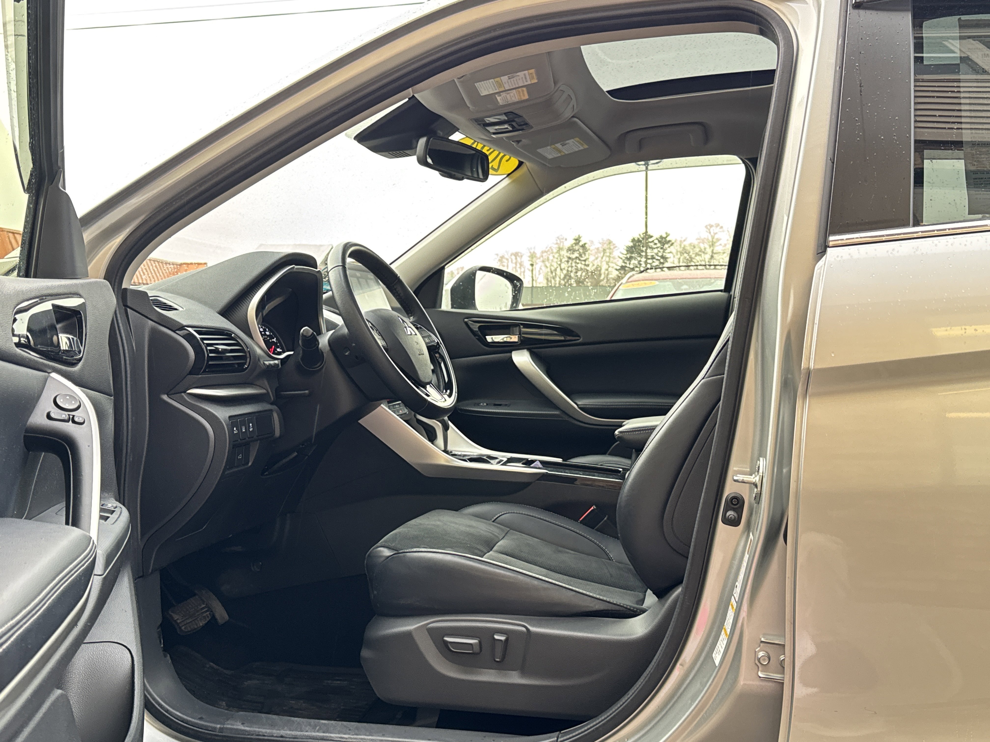 Used 2024 Mitsubishi Eclipse Cross SE image 9
