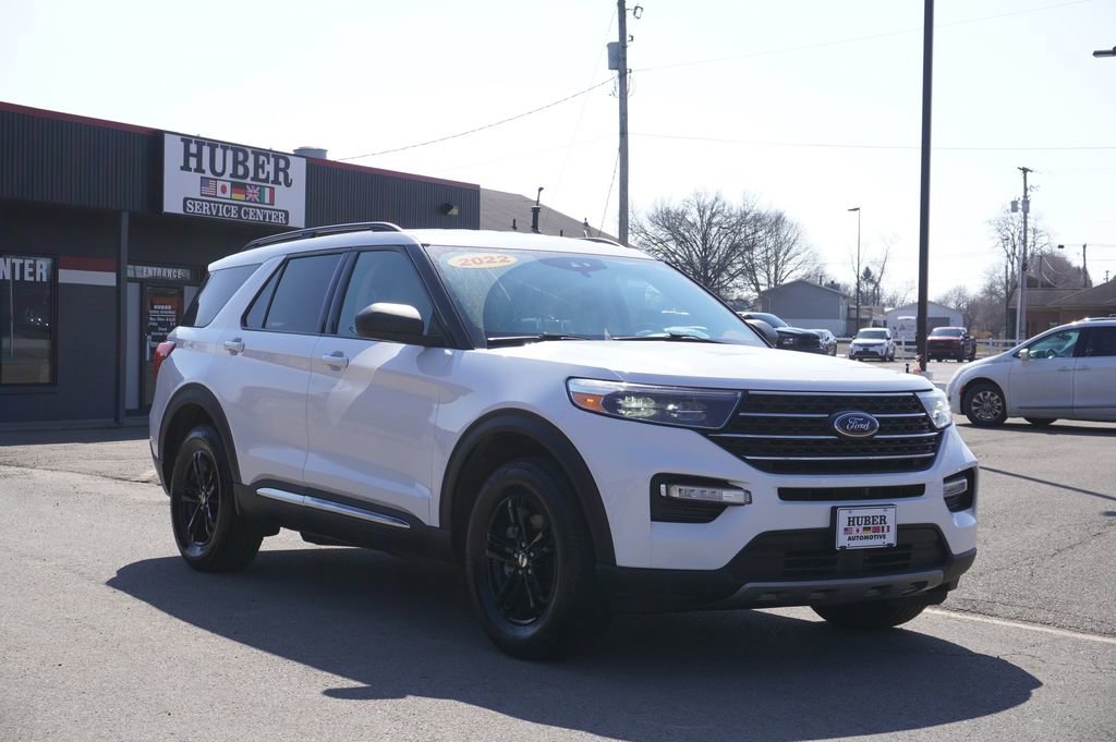 Used 2022 Ford Explorer XLT w/ Equipment Group 202A image 9