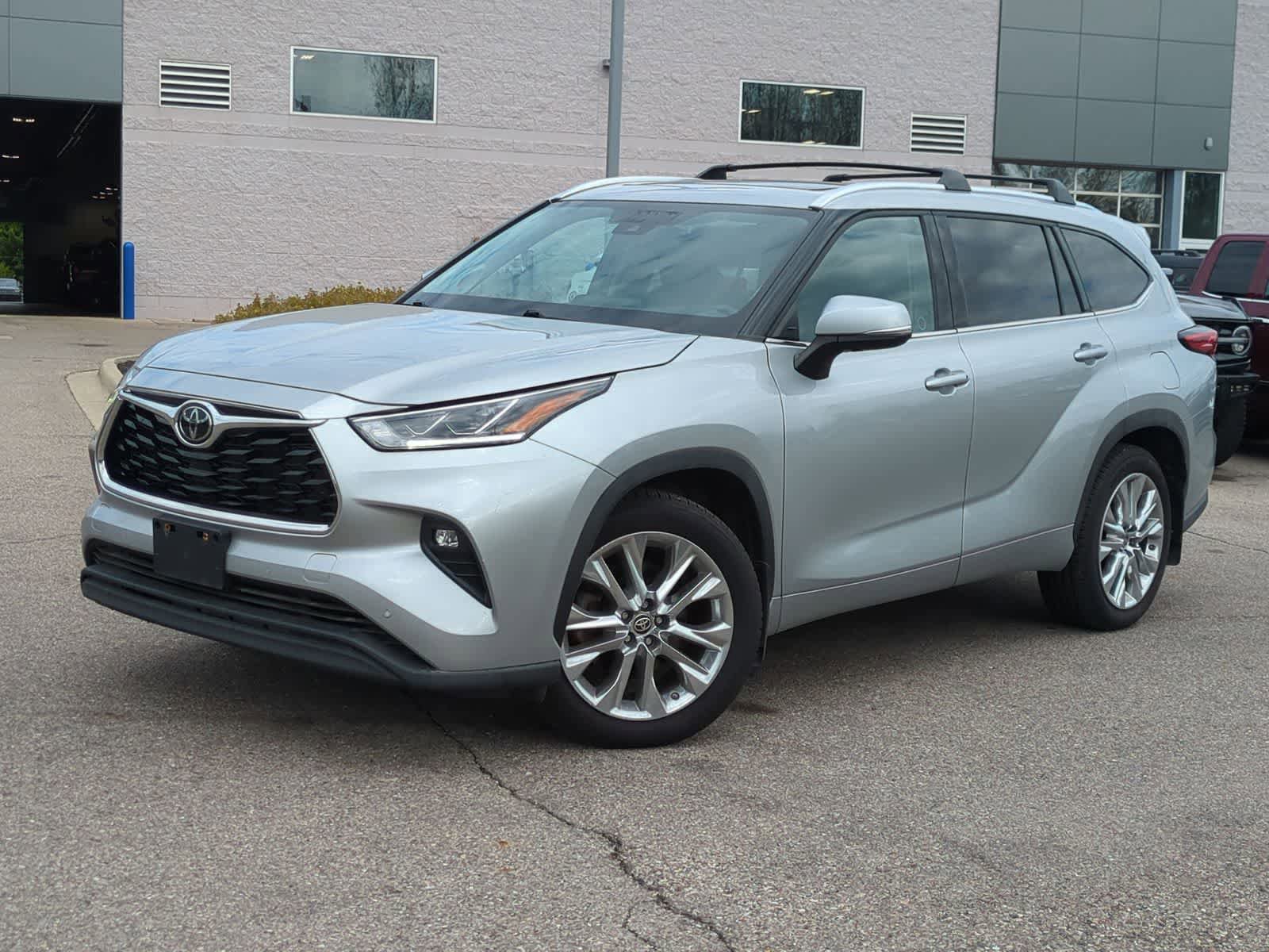 Used 2021 Toyota Highlander Limited AWD/4WD image 1