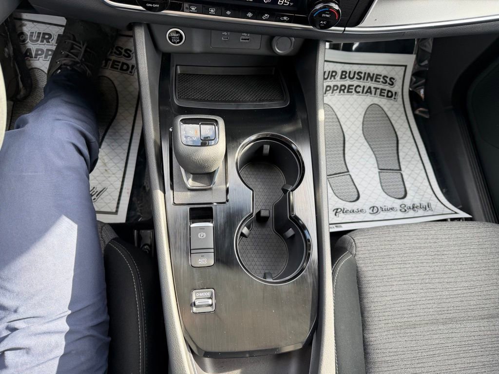 Used 2023 Nissan Rogue SV image 21