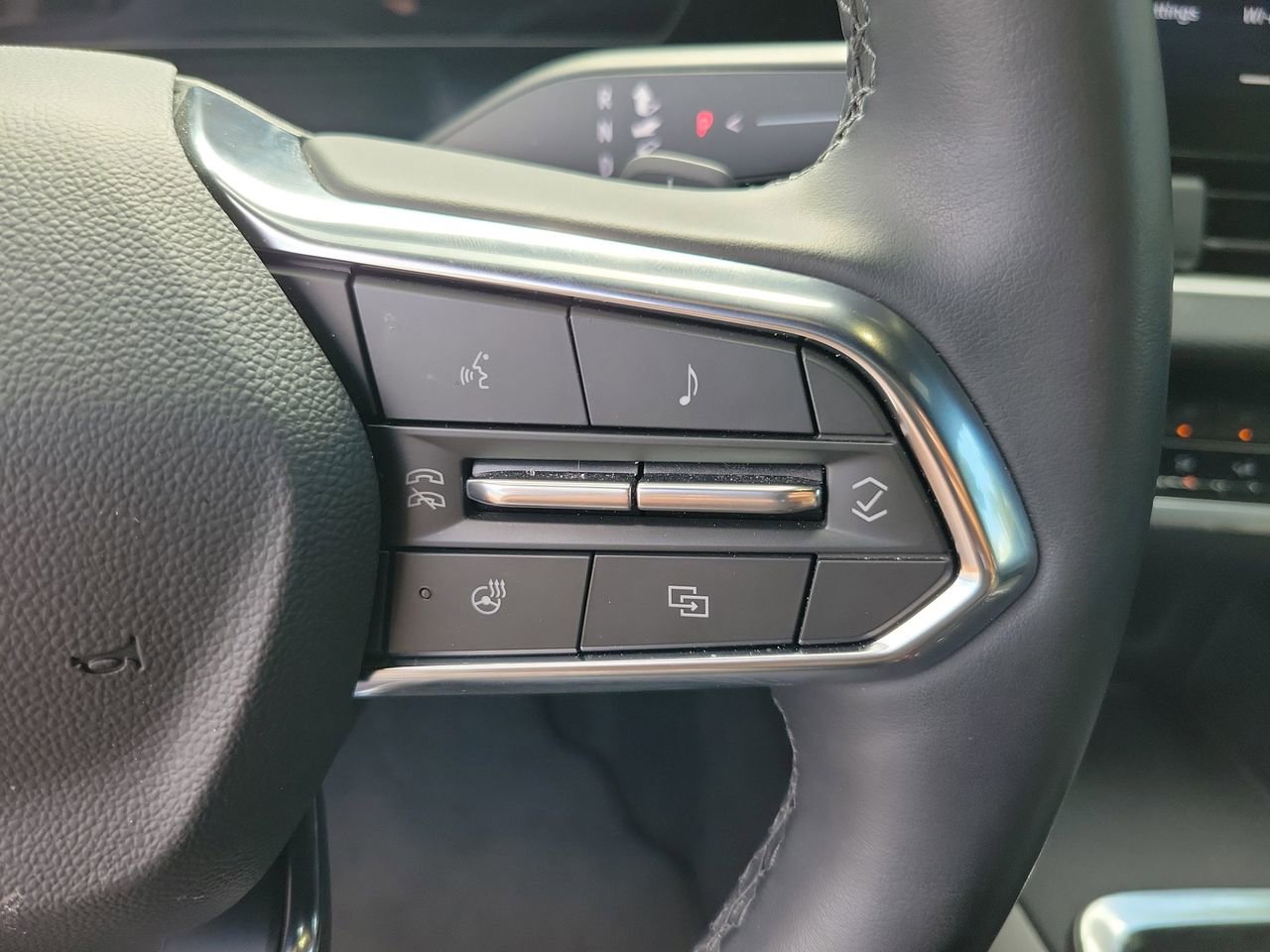Used 2026 Chevrolet Equinox LT FWD image 19