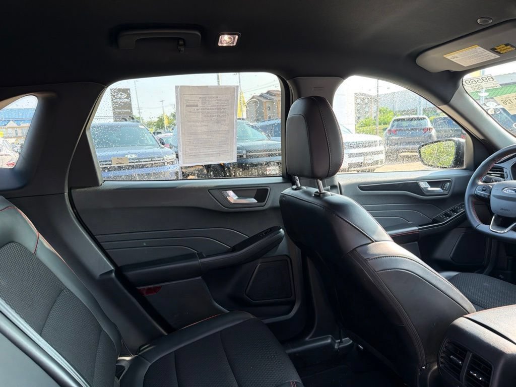 Used 2025 Ford Escape ST-Line AWD/4WD image 13