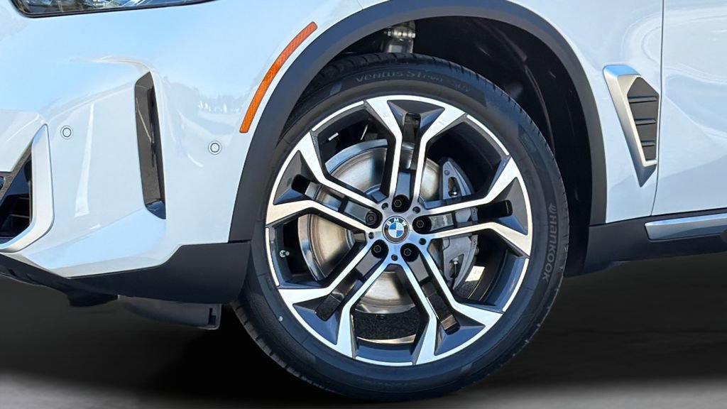 New 2026 BMW X5 xDrive40i w/ Premium Package image 10