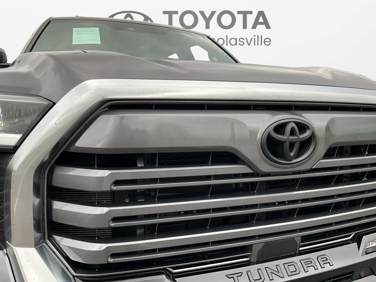 Used 2025 Toyota Tundra Limited AWD/4WD image 16