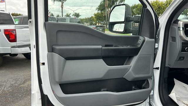 New 2026 Ford F550 4x4 SuperCab Super Duty image 11