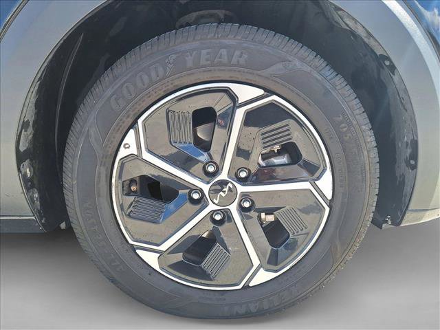Used 2024 Kia Niro EX FWD image 20