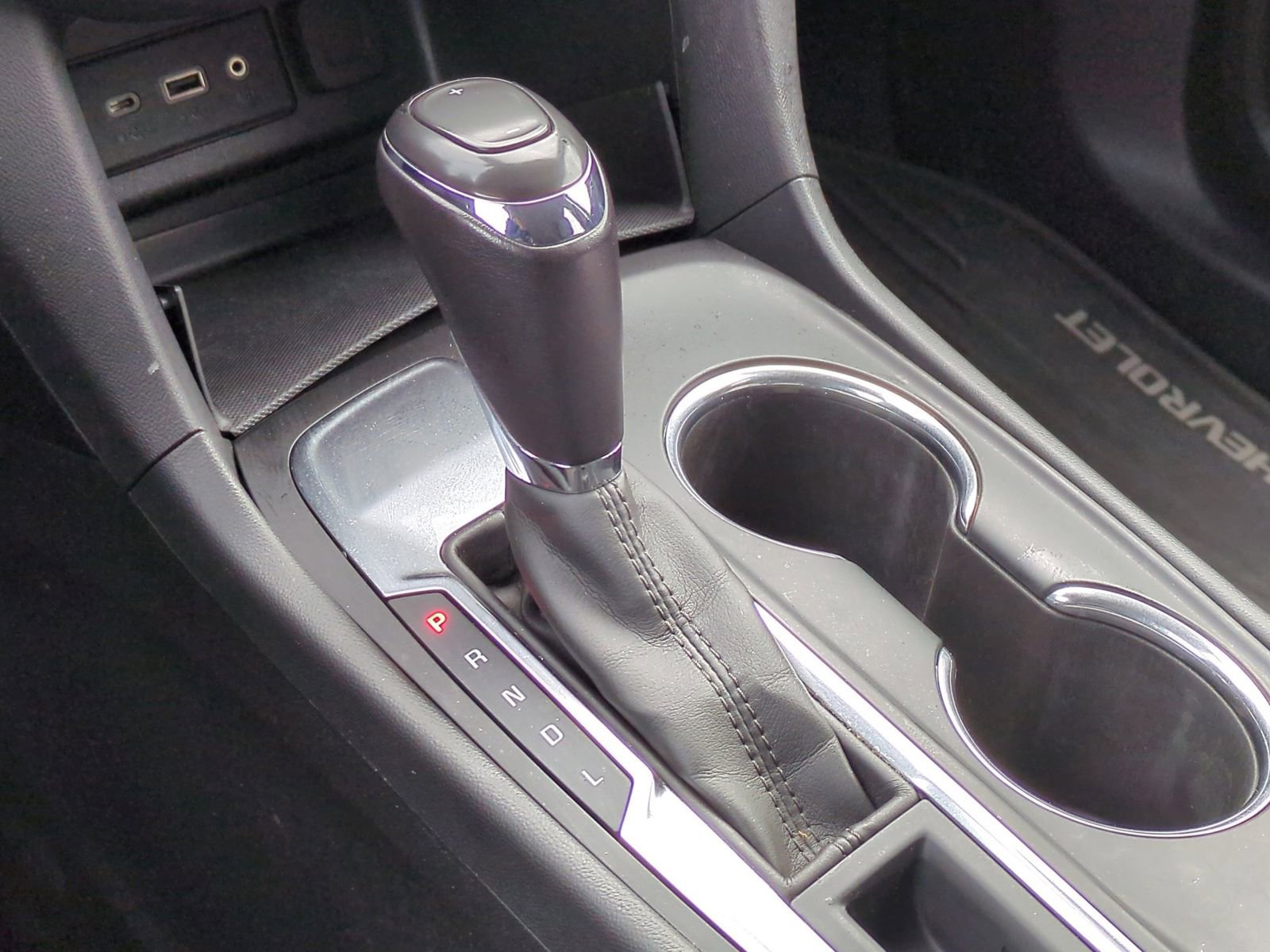 Used 2019 Chevrolet Equinox LT w/ Driver Convenience Package image 37