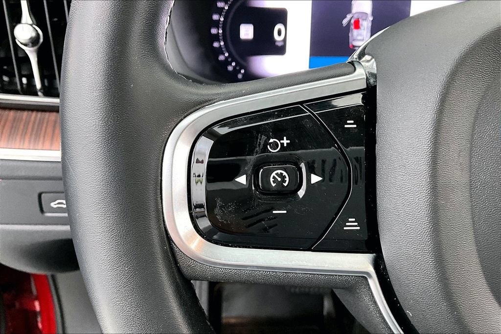 Certified 2024 Volvo XC60 B5 Plus w/ Protection Package Premier AWD/4WD image 26