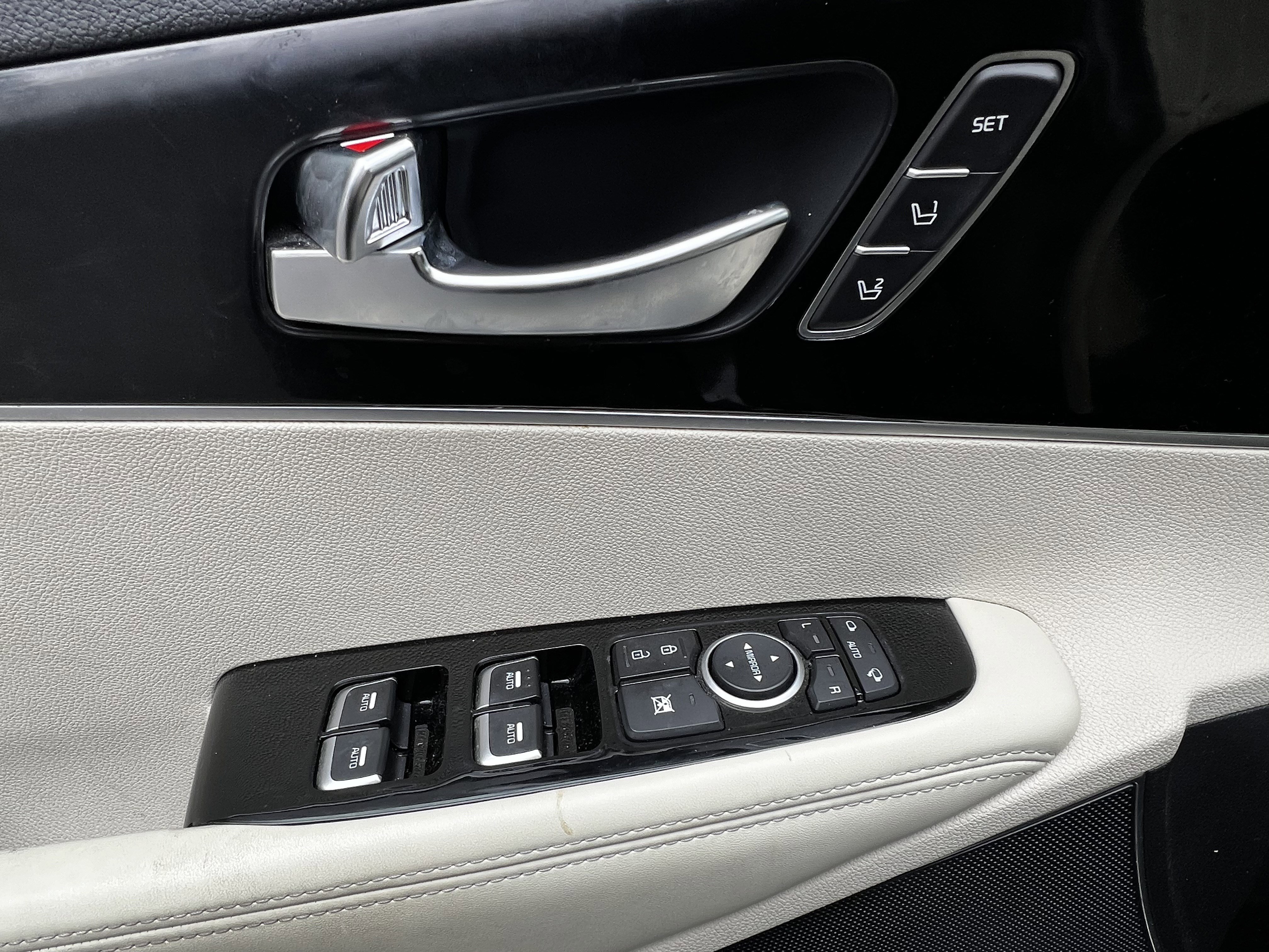 Used 2018 Kia Sorento SX image 14