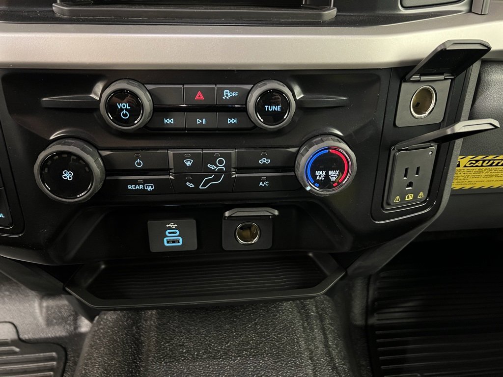 New 2025 Ford F550 4x4 Supercab Super Duty image 12