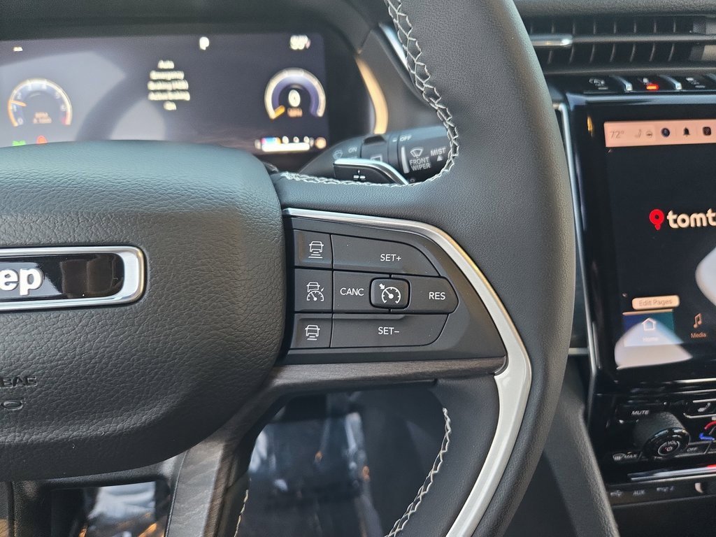 Used 2023 Jeep Grand Cherokee Limited image 21