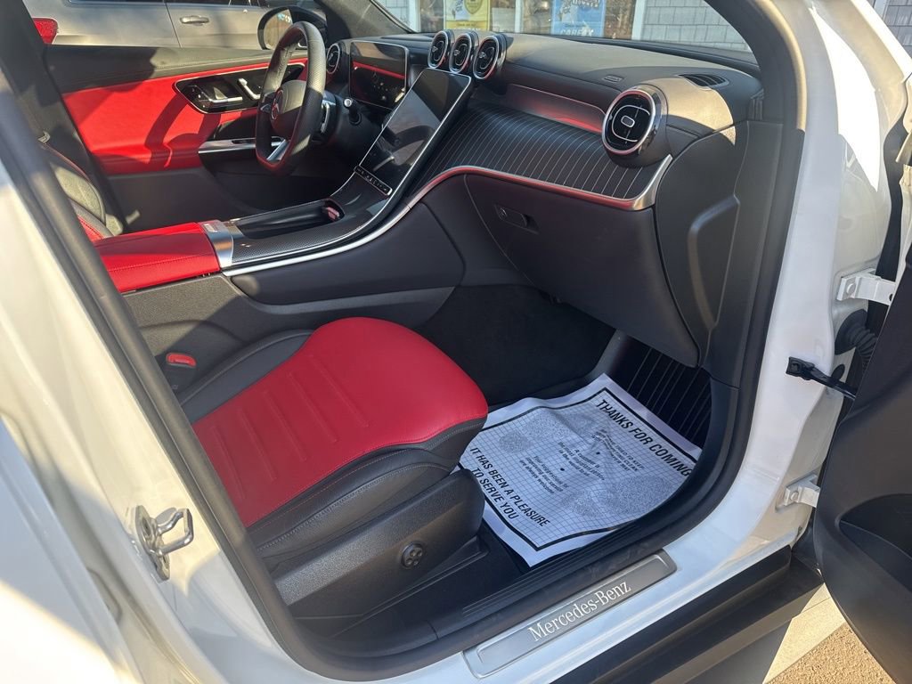 Used 2024 Mercedes-Benz GLC 300 4MATIC image 45