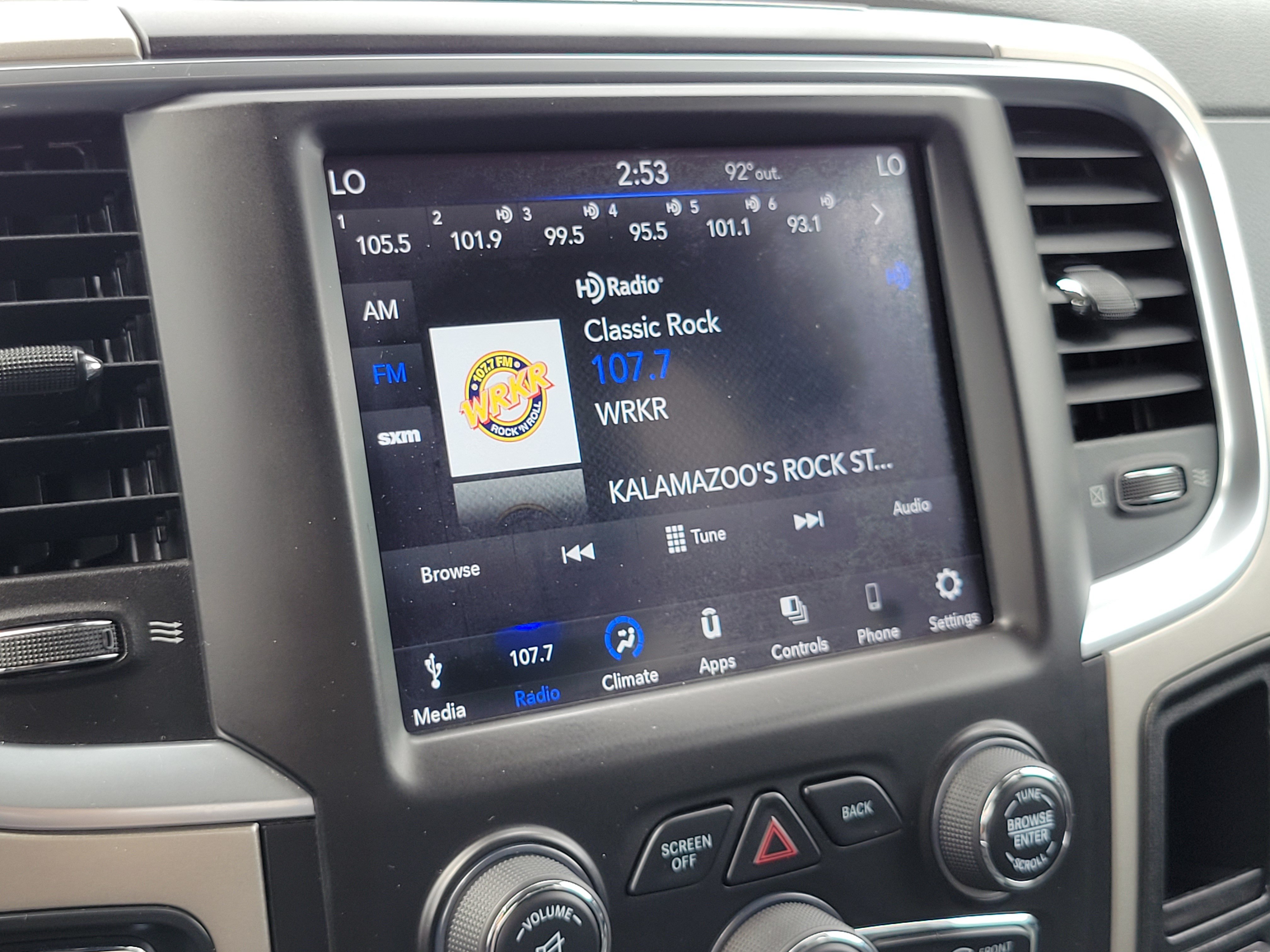 Used 2019 RAM 1500 Classic SLT w/ Luxury Group AWD/4WD image 16