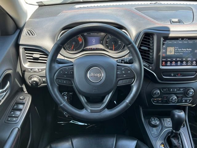 Used 2019 Jeep Cherokee Trailhawk w/ Cold Weather Group AWD/4WD image 11