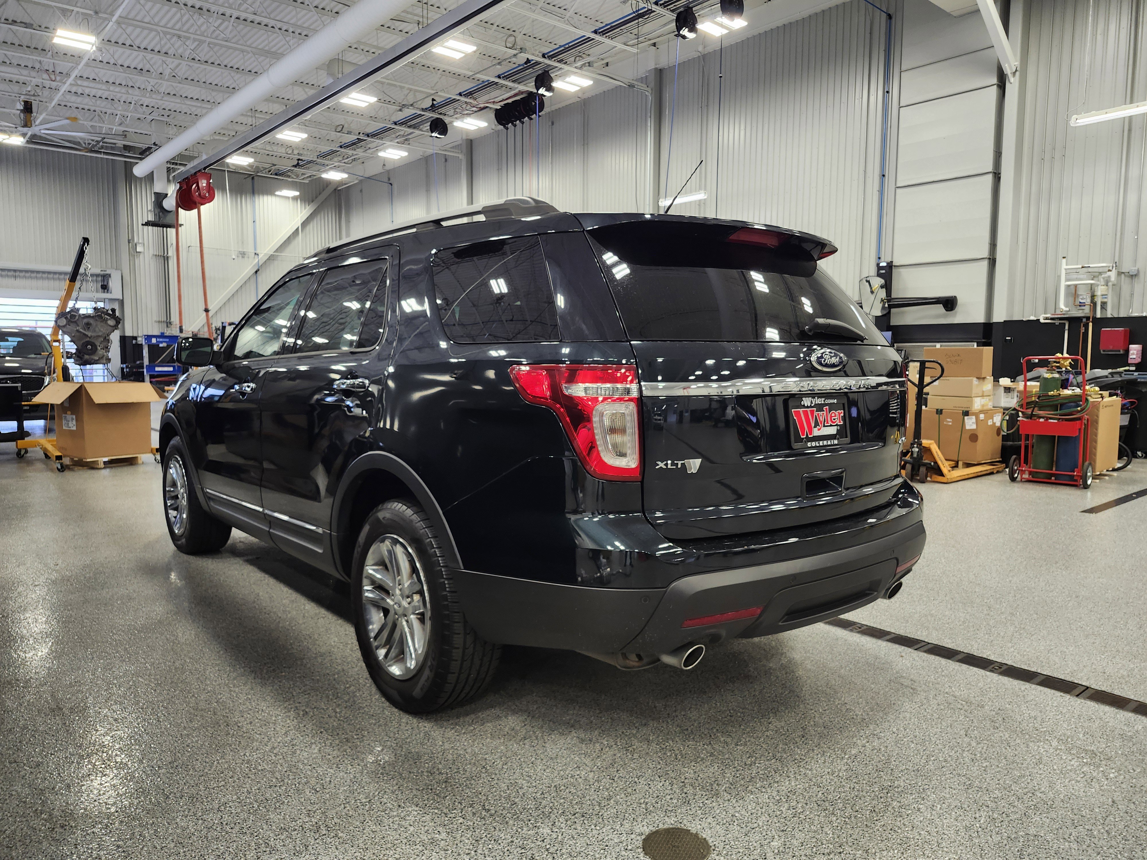 Used 2014 Ford Explorer XLT image 27