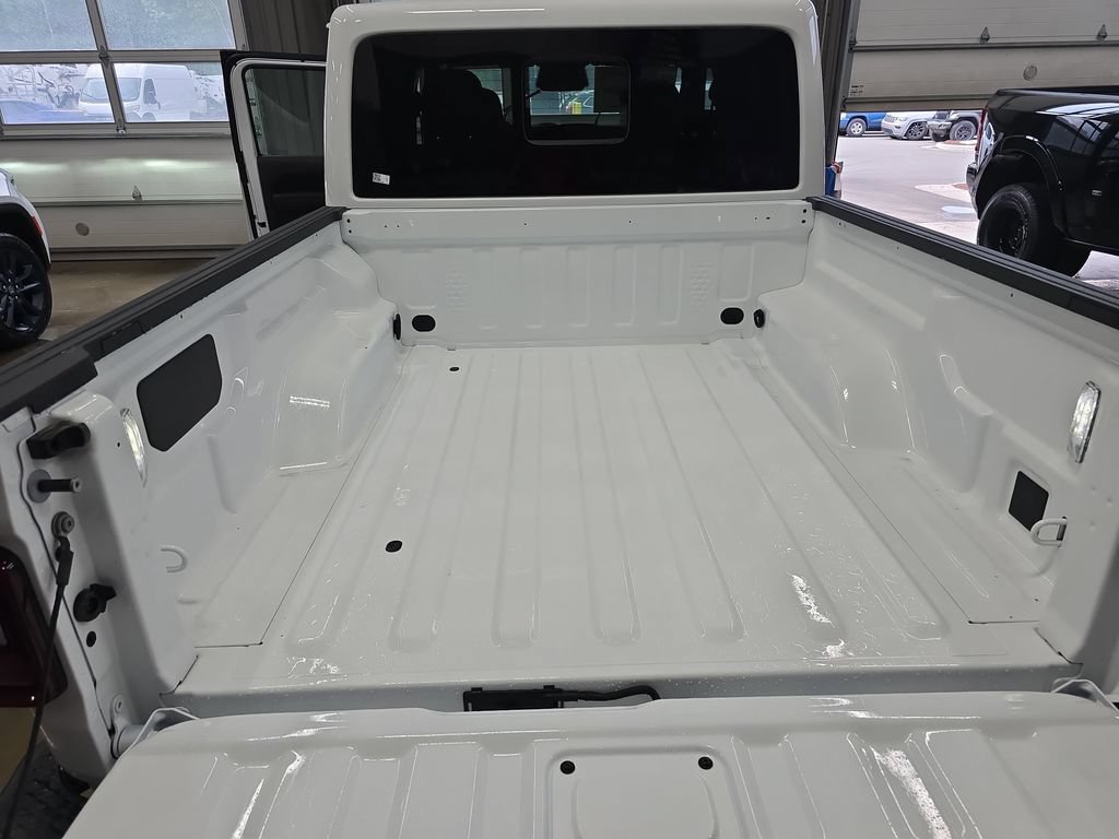 New 2026 Jeep Gladiator Sport AWD/4WD image 13