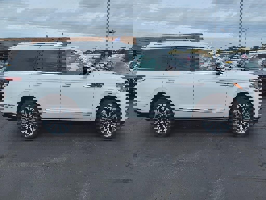 New 2023 Lincoln Navigator Reserve image 31