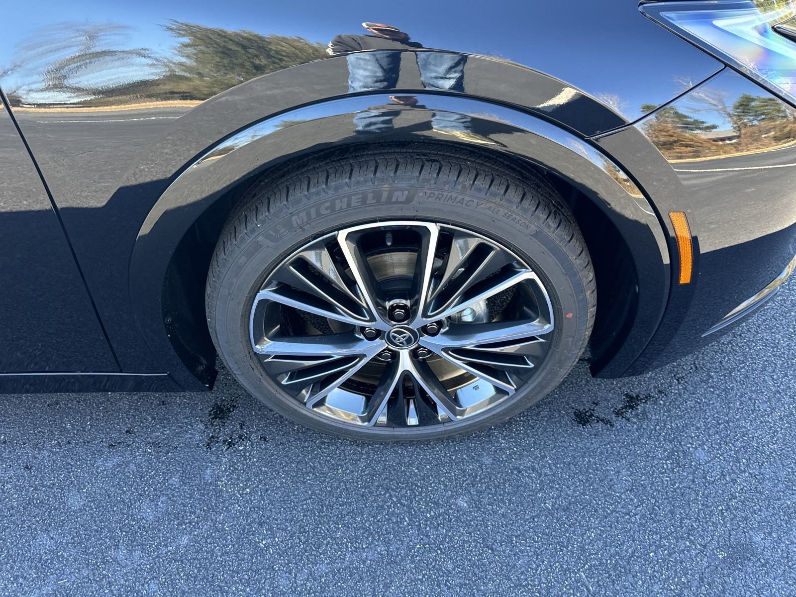 New 2024 Toyota Prius XLE FWD image 10