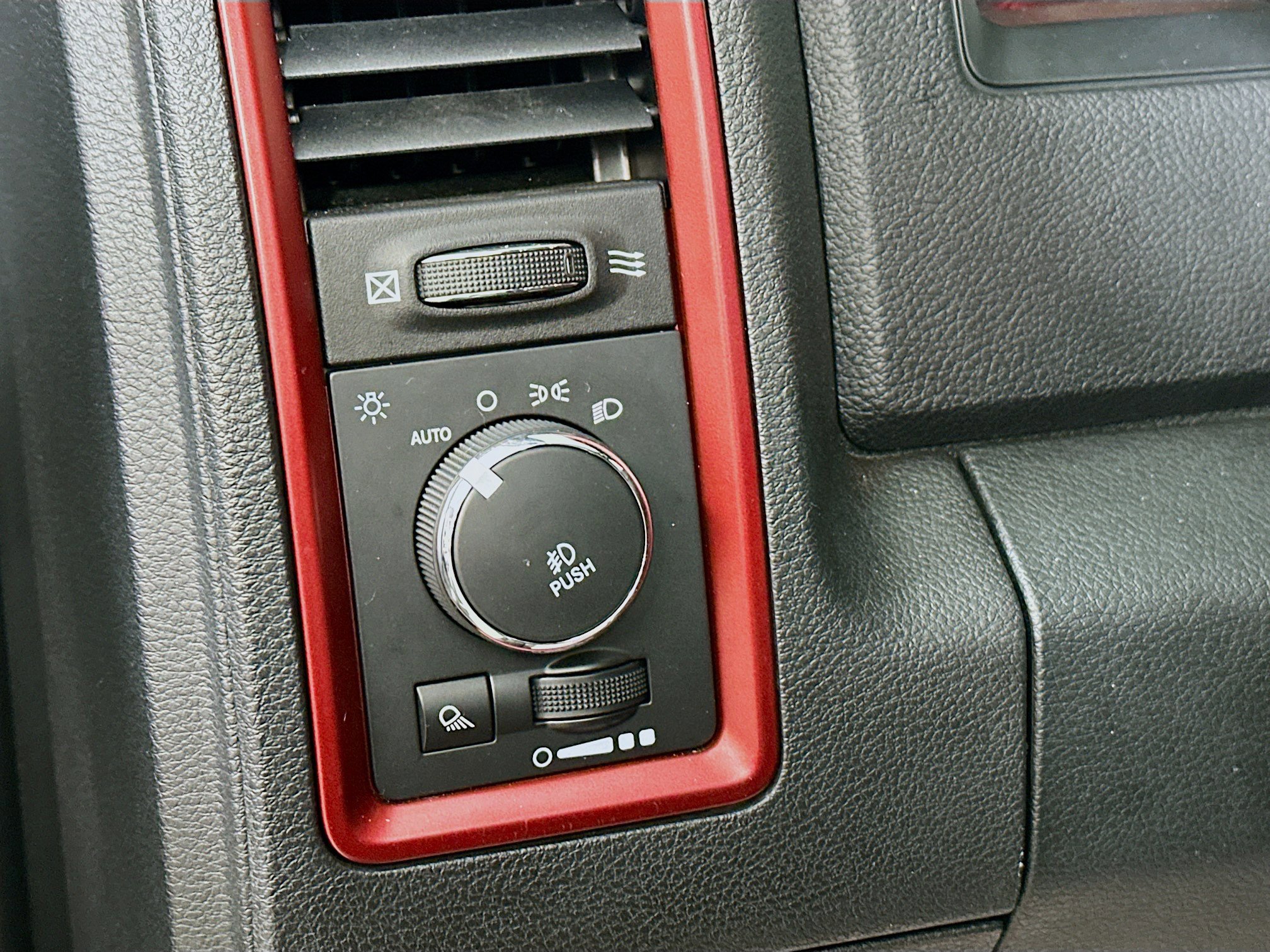 Used 2015 RAM 1500 Rebel w/ Luxury Group image 10