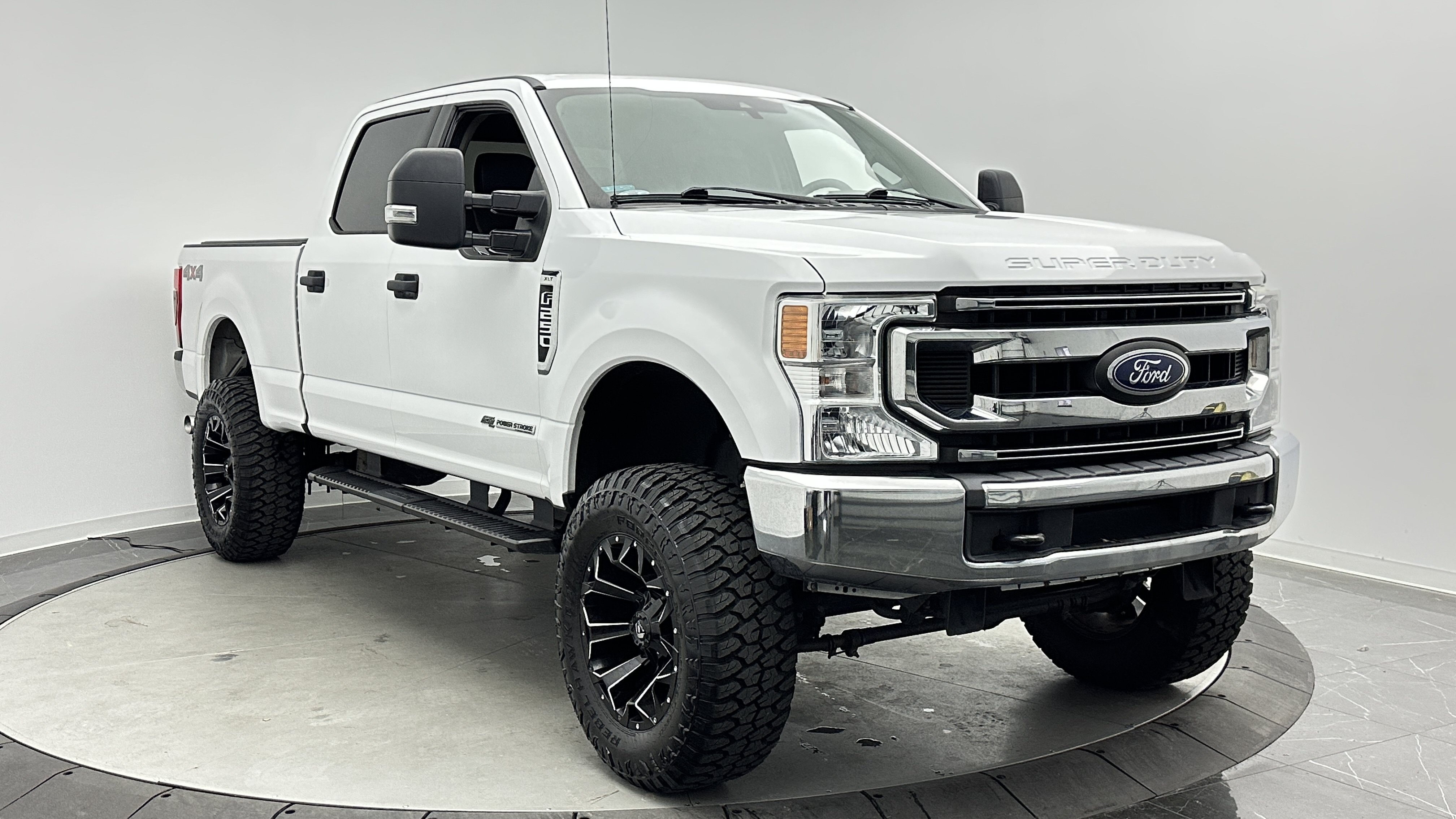 Used 2020 Ford F250 XLT AWD/4WD image 3