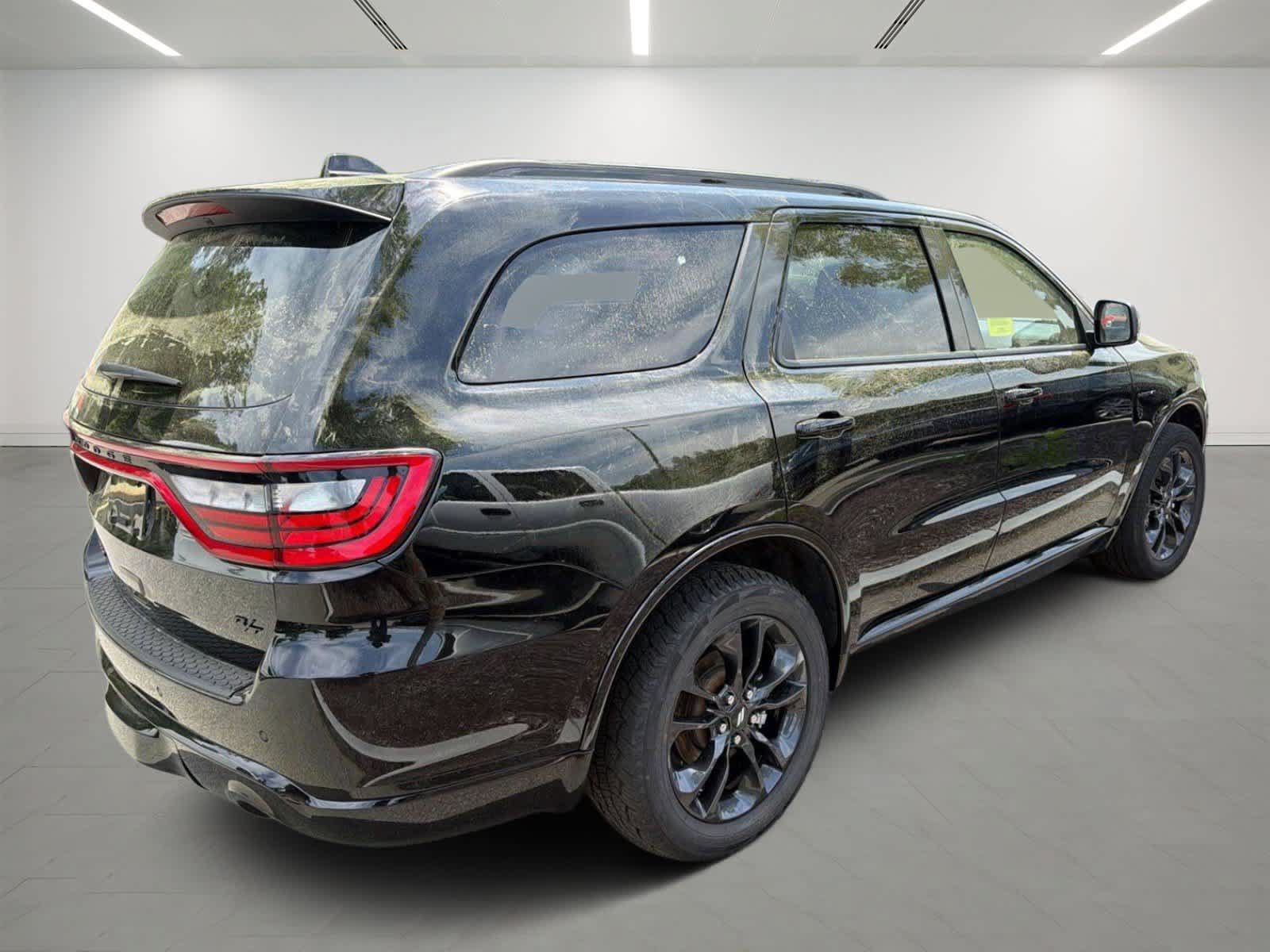 Used 2025 Dodge Durango R/T w/ Blacktop Package AWD/4WD image 4