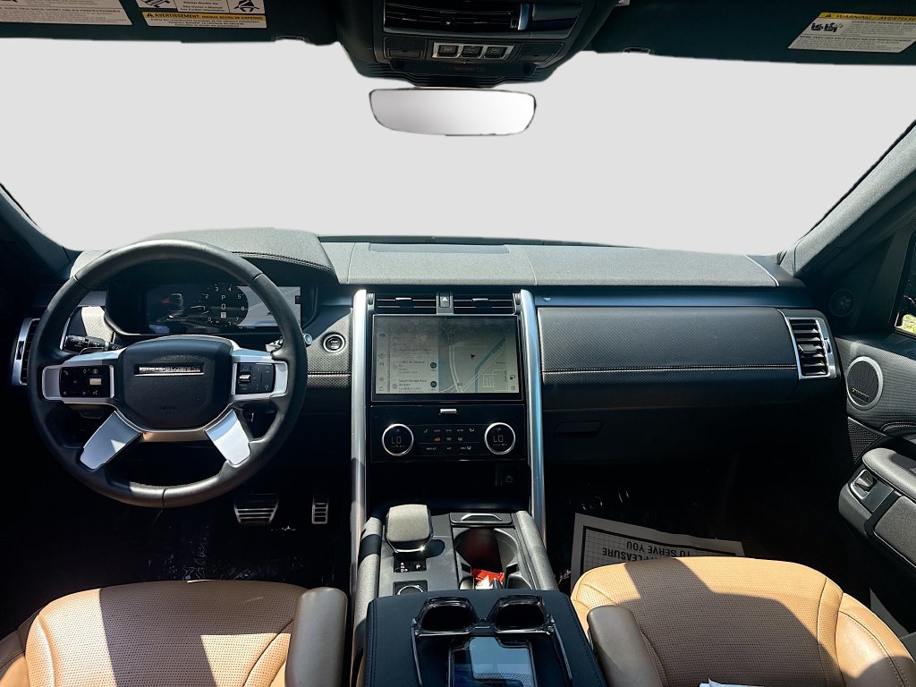 Used 2024 Land Rover Discovery Dynamic SE AWD/4WD image 26