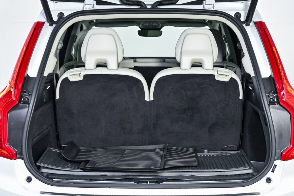 Certified 2024 Volvo XC90 B5 Plus w/ Protection Package Premier image 34